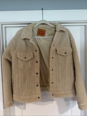 Levi's Cream Sherpa Jacket - Cozy Fleece Trucker